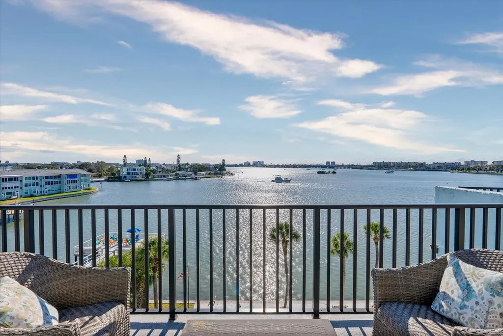 1848 Shore Drive S South Pasadena FL 33707