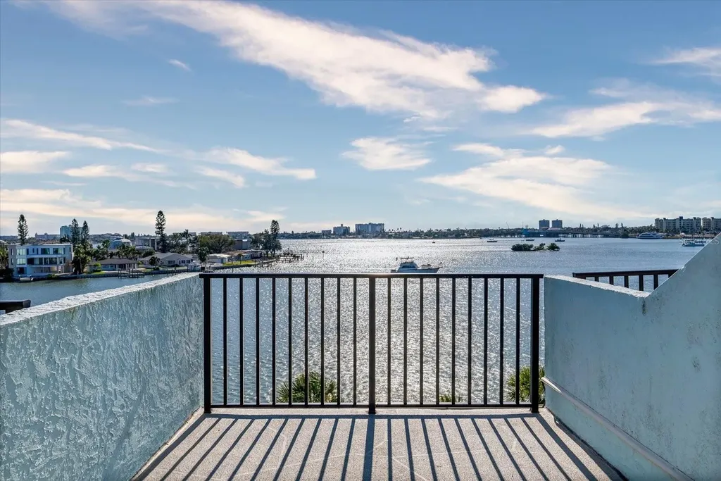 1848 Shore Drive S South Pasadena FL 33707