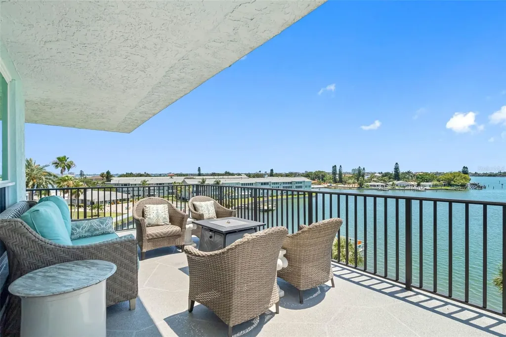1848 Shore Drive S South Pasadena FL 33707
