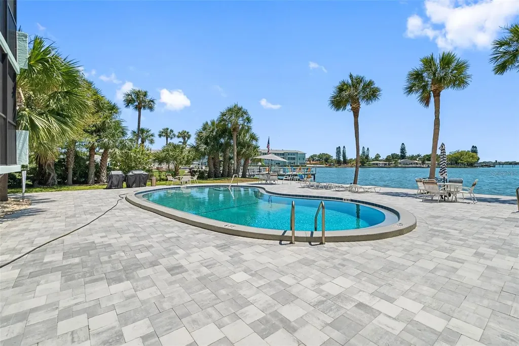 1848 Shore Drive S South Pasadena FL 33707