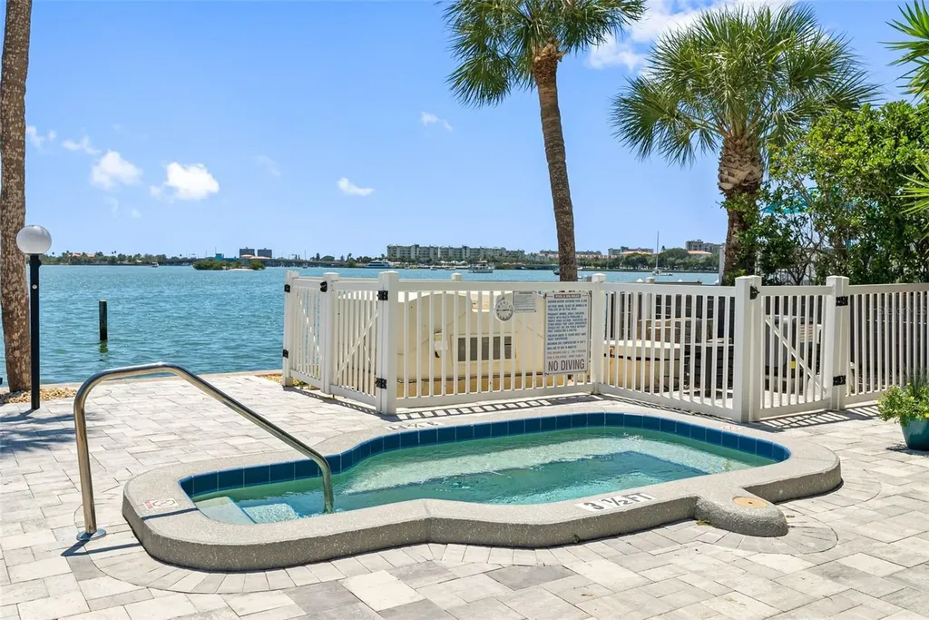 1848 Shore Drive S South Pasadena FL 33707