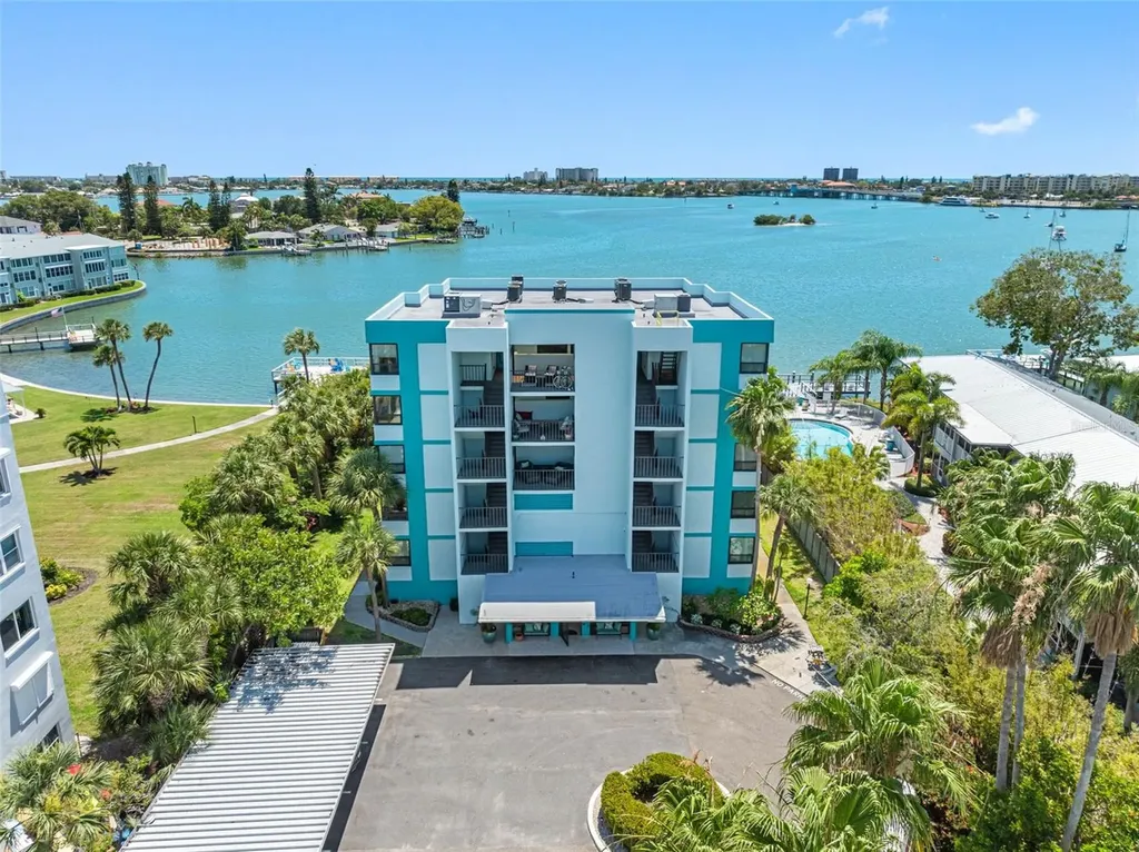 1848 Shore Drive S South Pasadena FL 33707