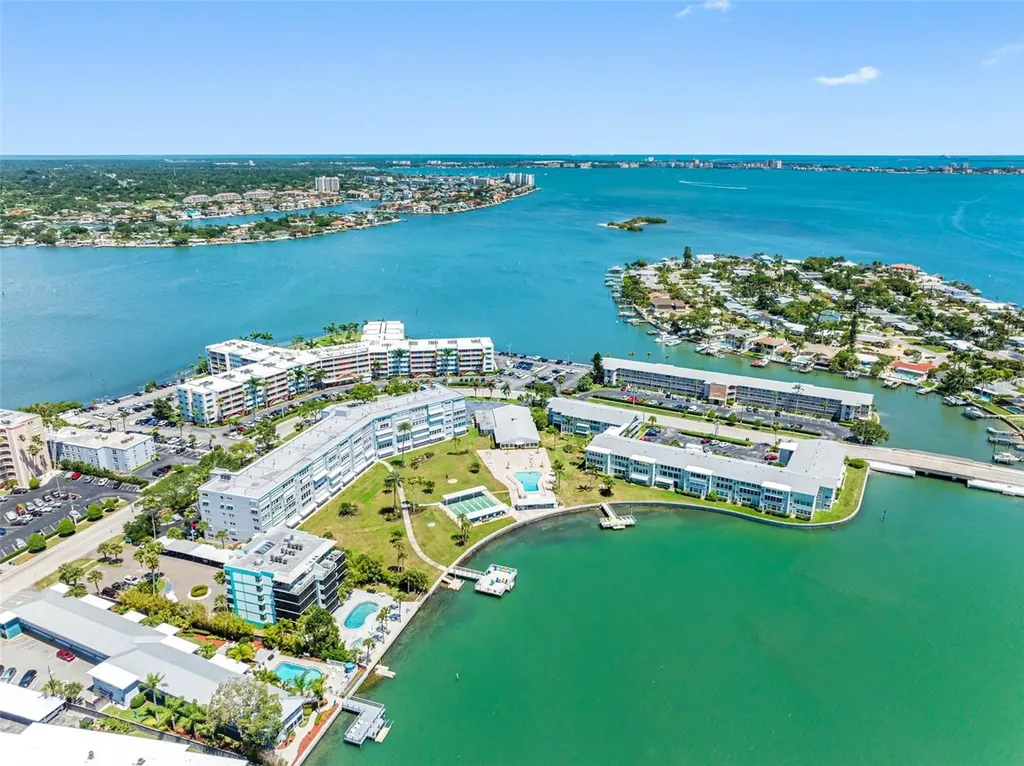 1848 Shore Drive S South Pasadena FL 33707