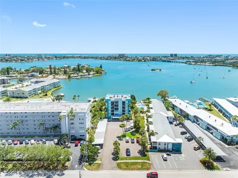 1848 Shore Drive S South Pasadena FL 33707