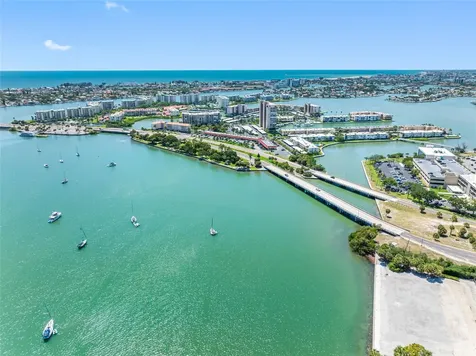 1848 Shore Drive S South Pasadena FL 33707
