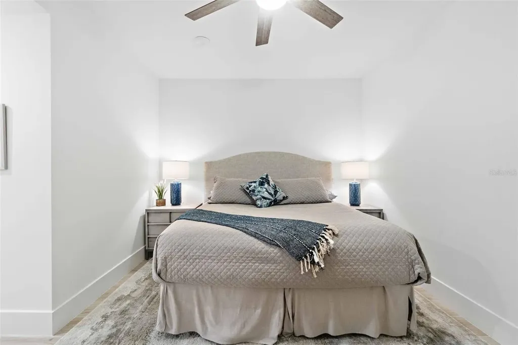 1035 Seaside Drive Sarasota FL 34242