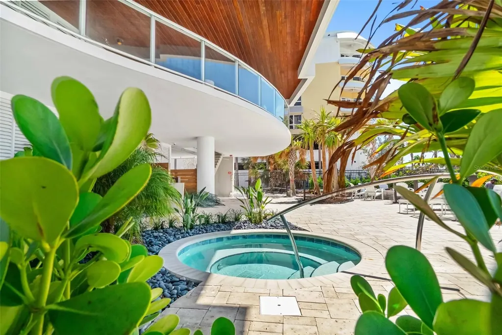 1035 Seaside Drive Sarasota FL 34242
