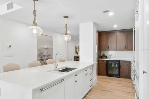 1035 Seaside Drive Sarasota FL 34242
