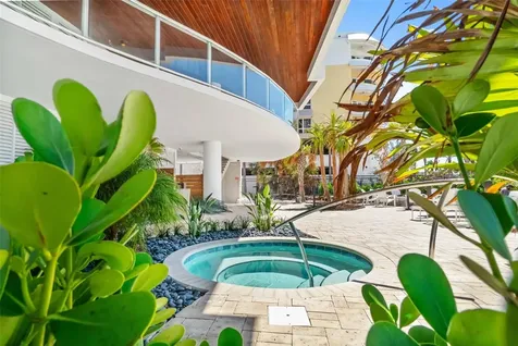 1035 Seaside Drive Sarasota FL 34242