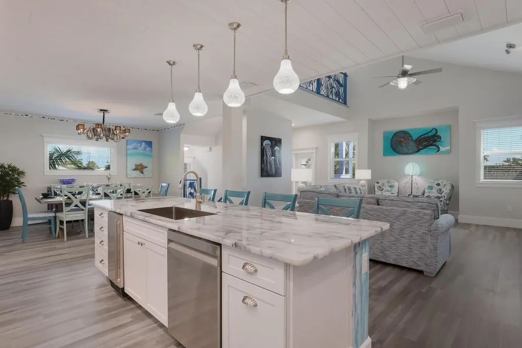 112 Mangrove Avenue Anna Maria FL 34216