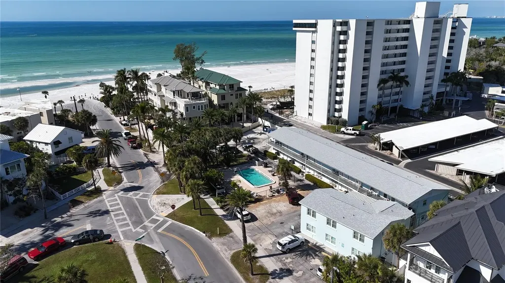 73 Avenida Messina Sarasota FL 34242