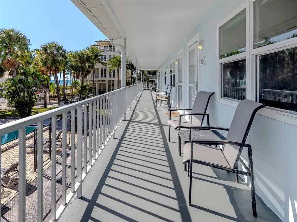 73 Avenida Messina Sarasota FL 34242