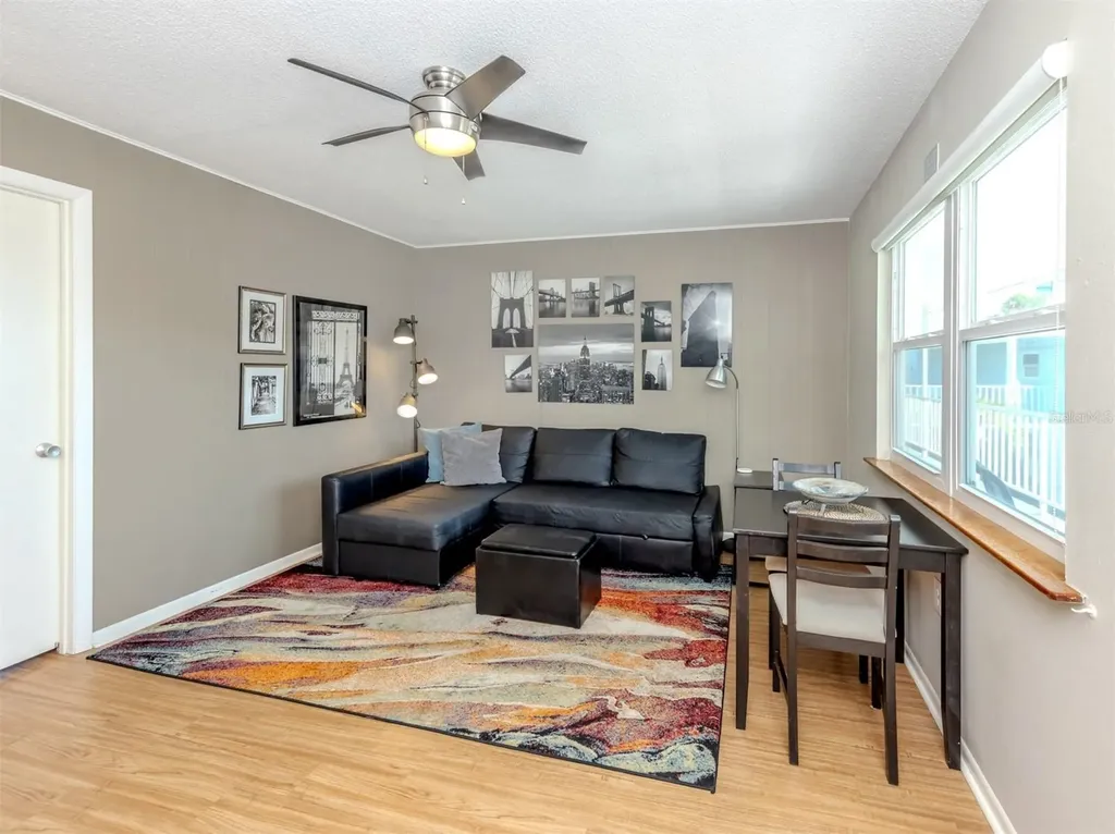 73 Avenida Messina Sarasota FL 34242