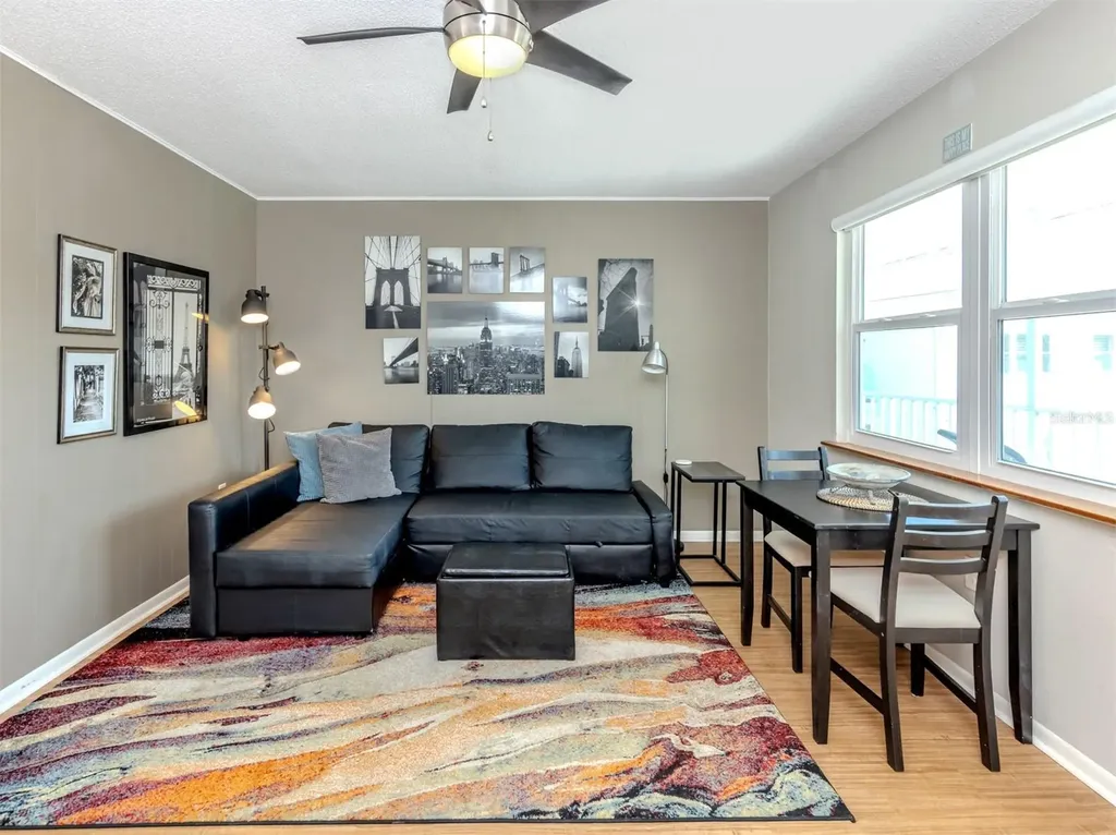 73 Avenida Messina Sarasota FL 34242
