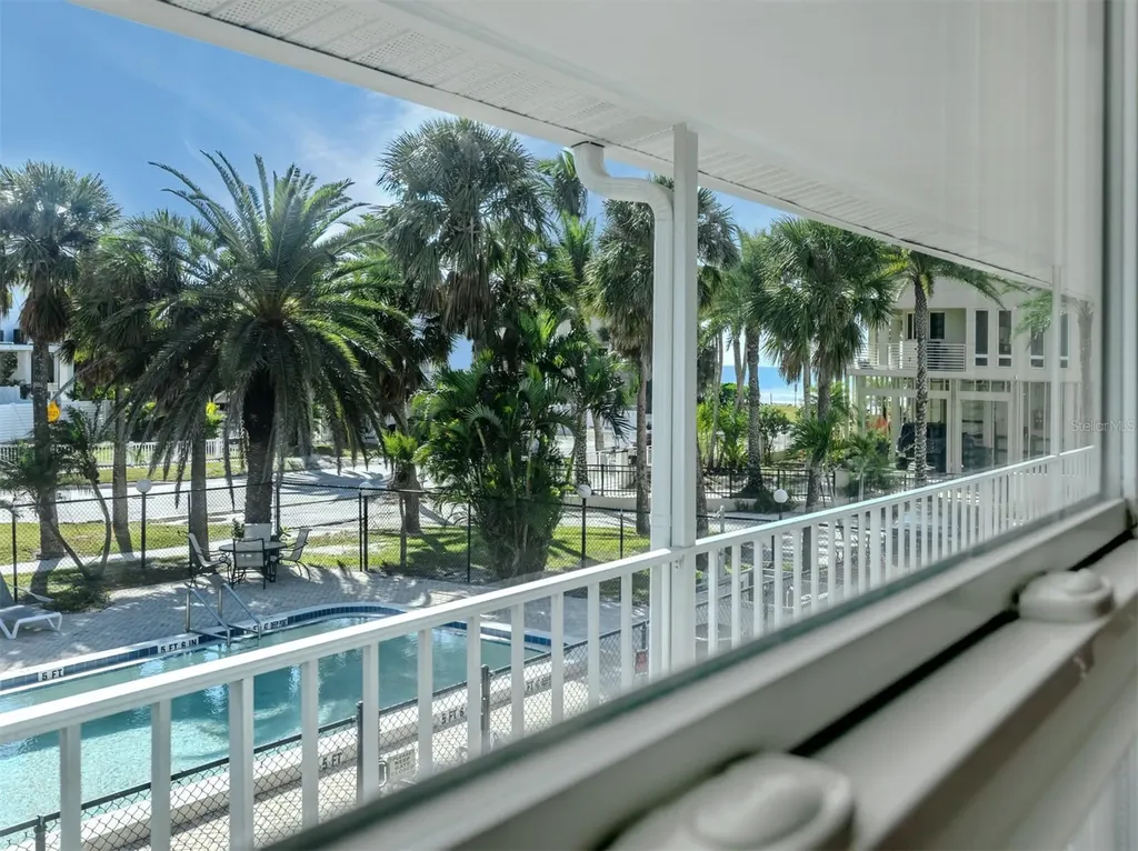 73 Avenida Messina Sarasota FL 34242