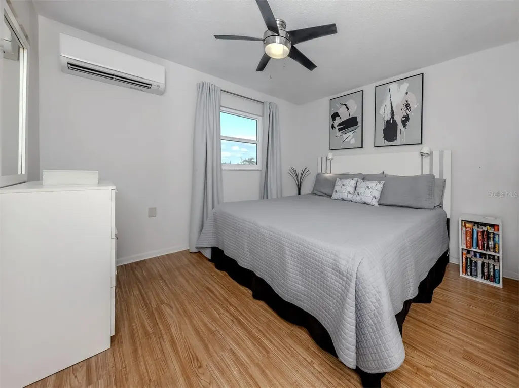 73 Avenida Messina Sarasota FL 34242