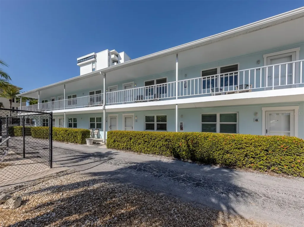 73 Avenida Messina Sarasota FL 34242