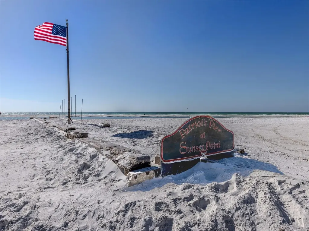 73 Avenida Messina Sarasota FL 34242