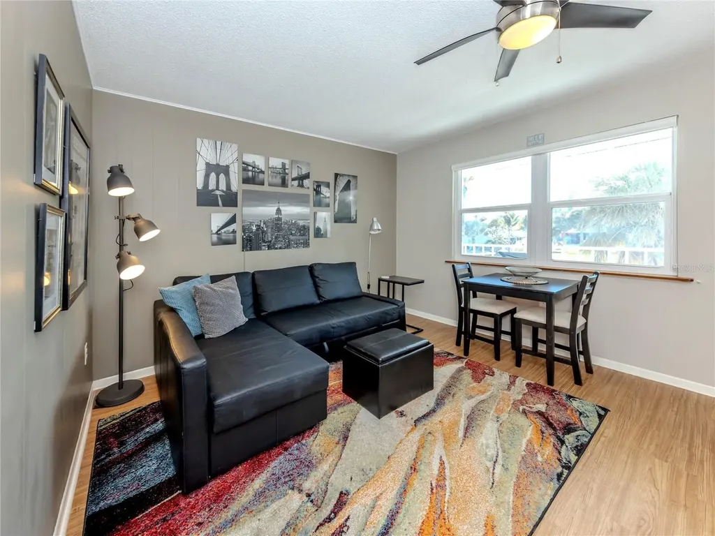 73 Avenida Messina Sarasota FL 34242