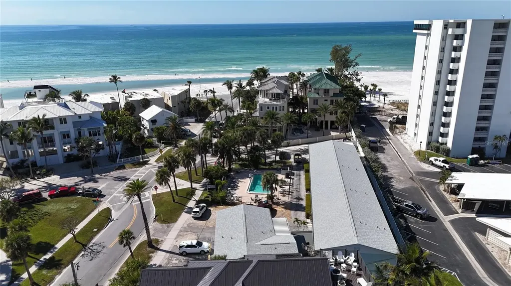 73 Avenida Messina Sarasota FL 34242