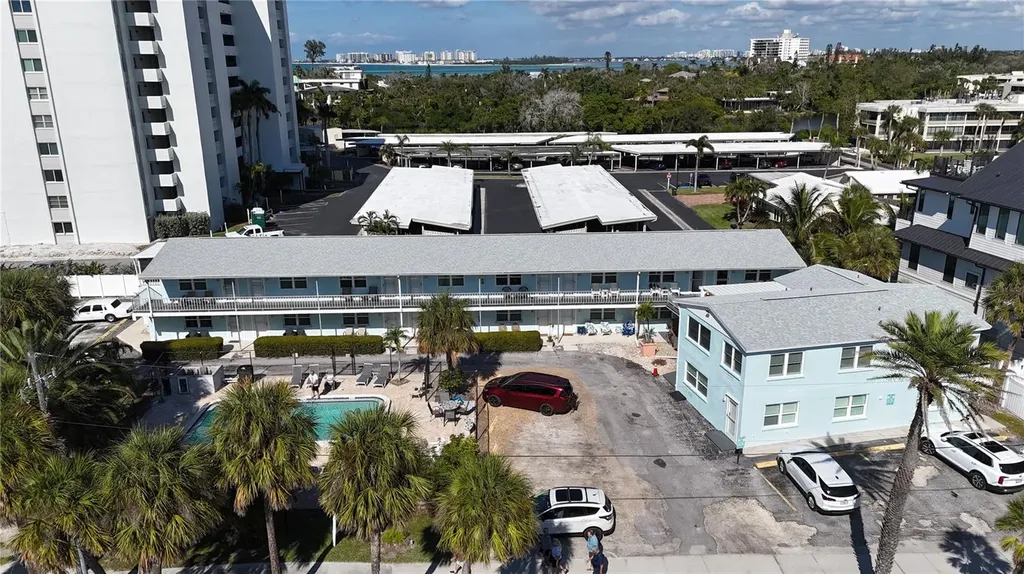 73 Avenida Messina Sarasota FL 34242