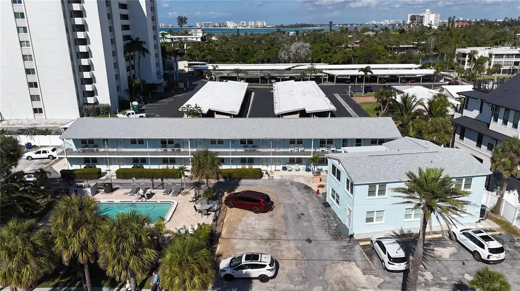 73 Avenida Messina Sarasota FL 34242