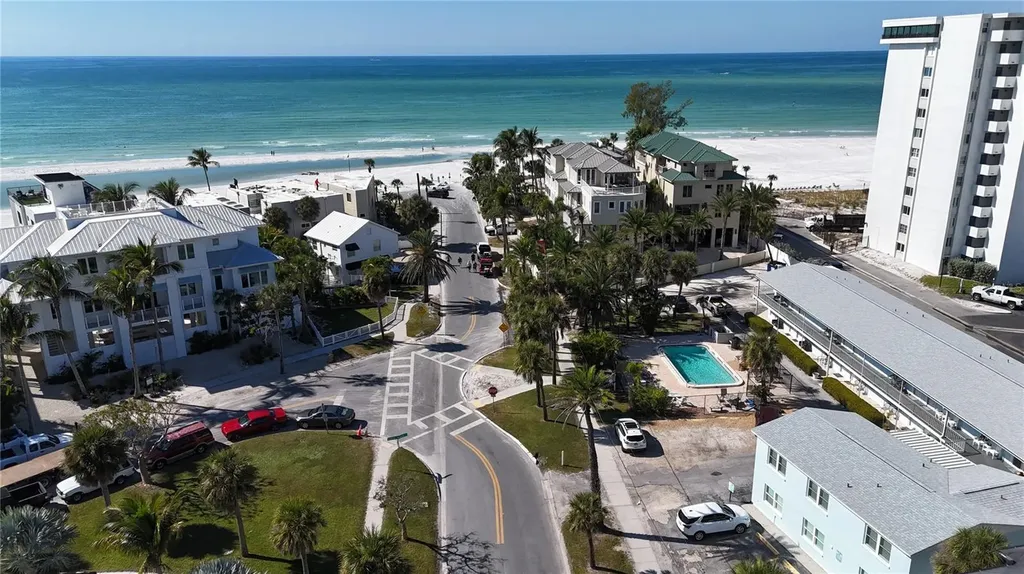 73 Avenida Messina Sarasota FL 34242