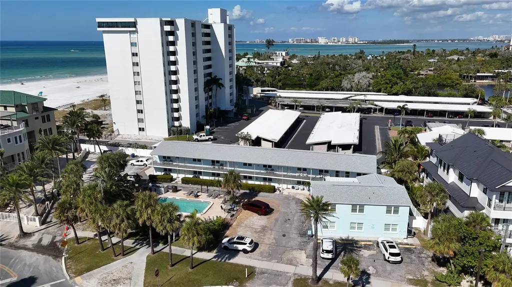 73 Avenida Messina Sarasota FL 34242