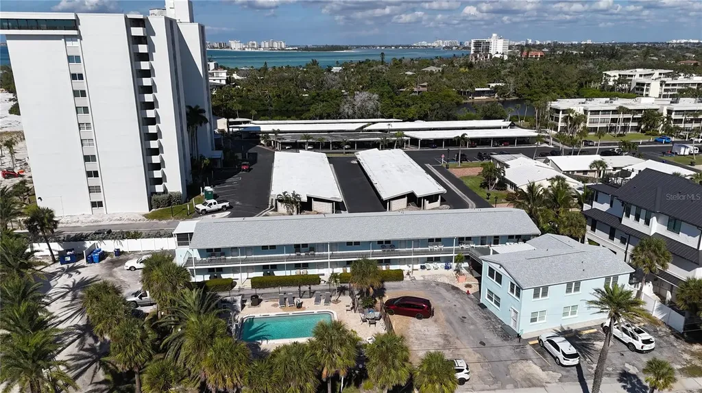 73 Avenida Messina Sarasota FL 34242