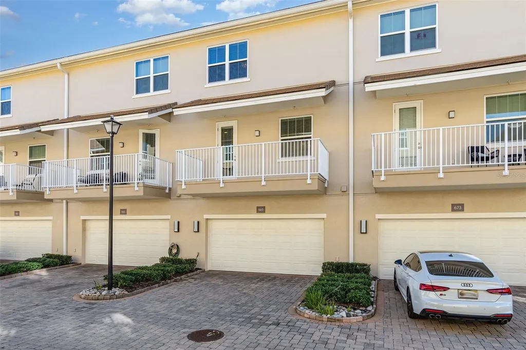 669 Hangnest Lane Lake Mary FL 32746