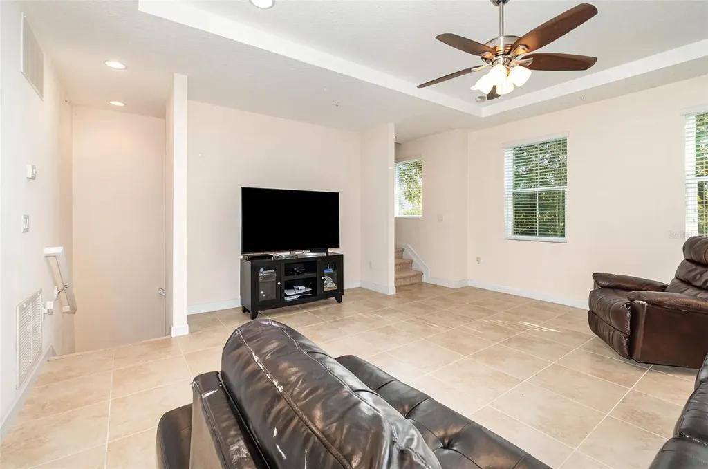 669 Hangnest Lane Lake Mary FL 32746