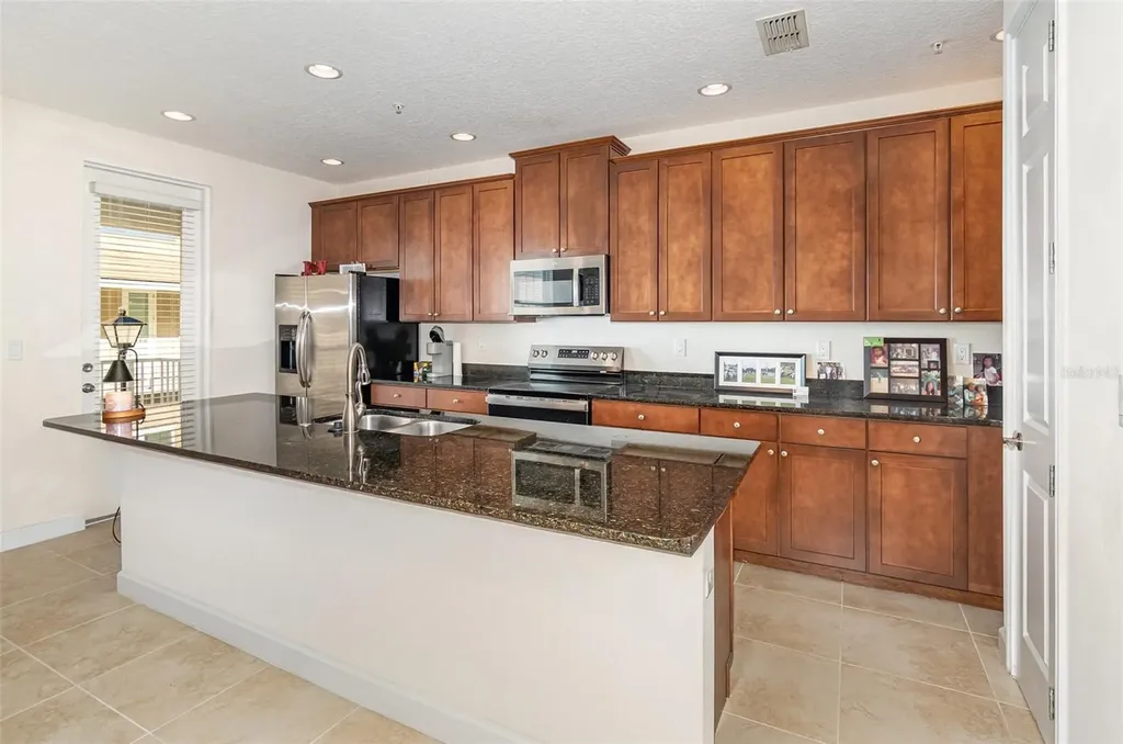 669 Hangnest Lane Lake Mary FL 32746