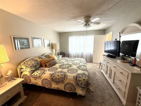 315 30th Avenue W Bradenton FL 34205
