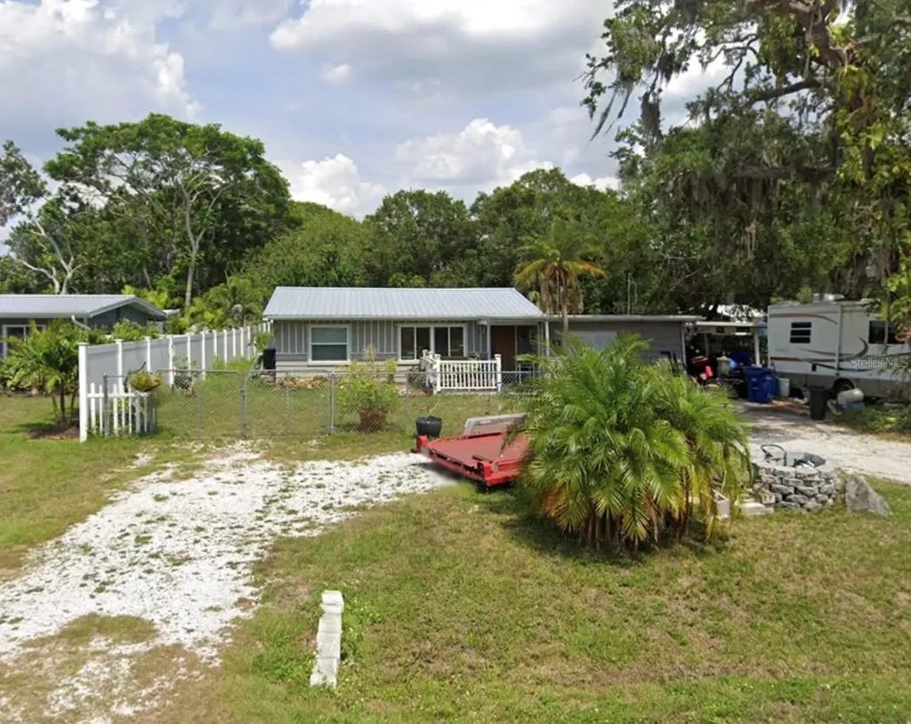 1013 Cronley Place Sarasota FL 34237