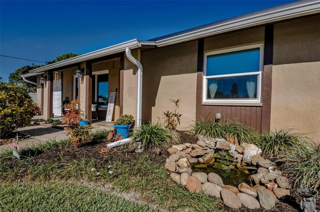 8037 Powder Horn Circle Largo FL 33773
