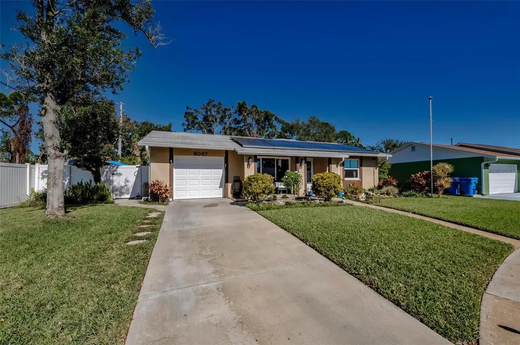 8037 Powder Horn Circle Largo FL 33773