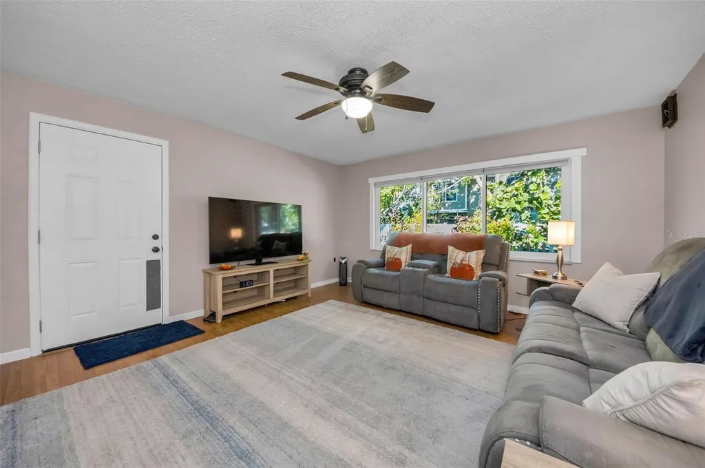 8037 Powder Horn Circle Largo FL 33773