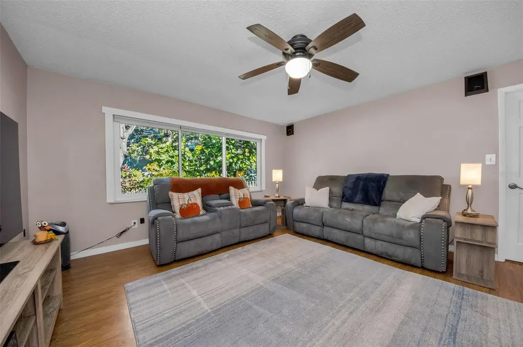 8037 Powder Horn Circle Largo FL 33773