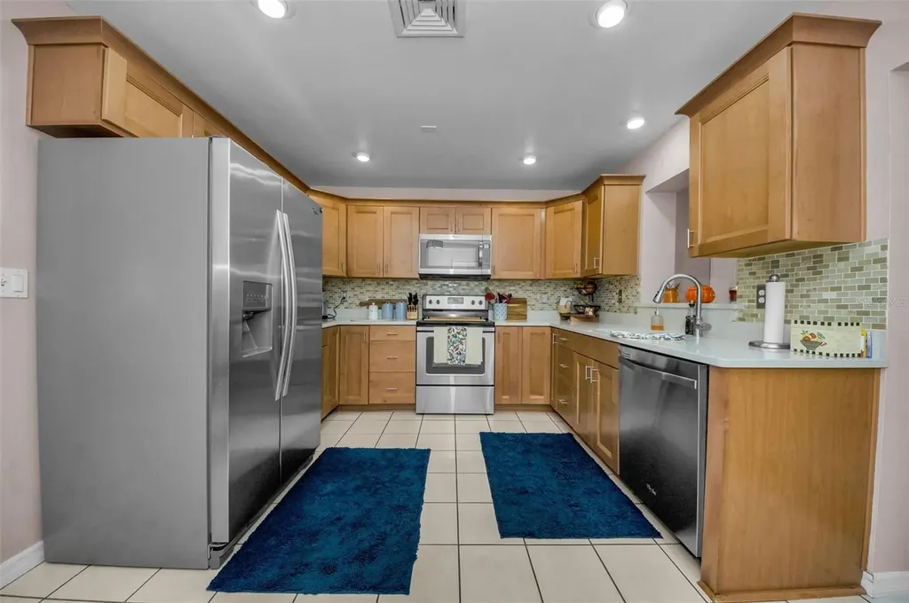 8037 Powder Horn Circle Largo FL 33773