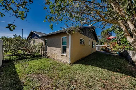 8037 Powder Horn Circle Largo FL 33773