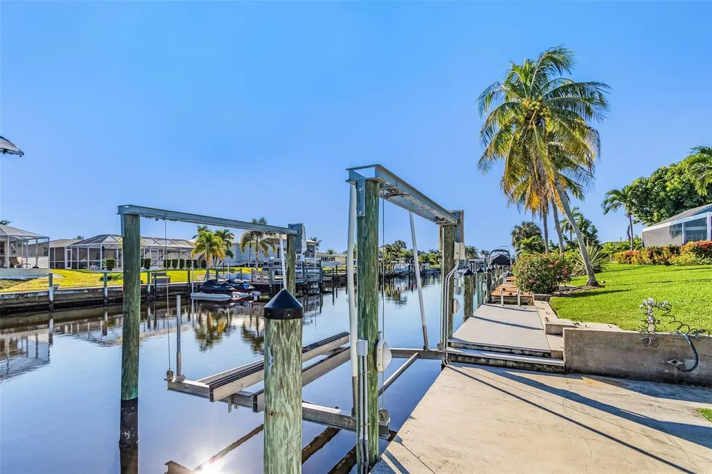 3005 SE 18th Avenue Cape Coral FL 33904