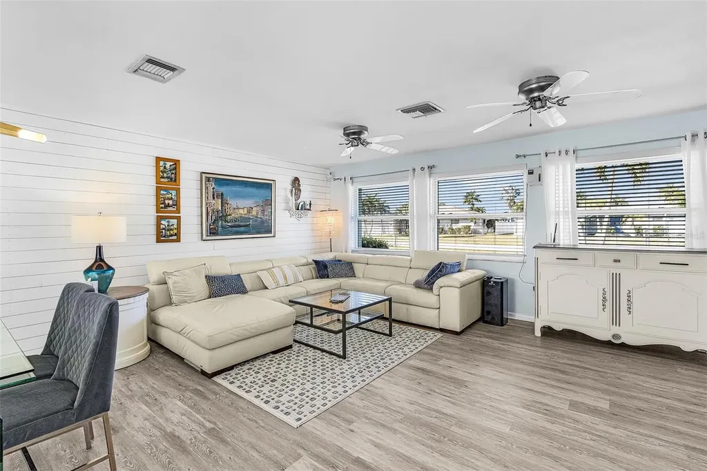 3005 SE 18th Avenue Cape Coral FL 33904