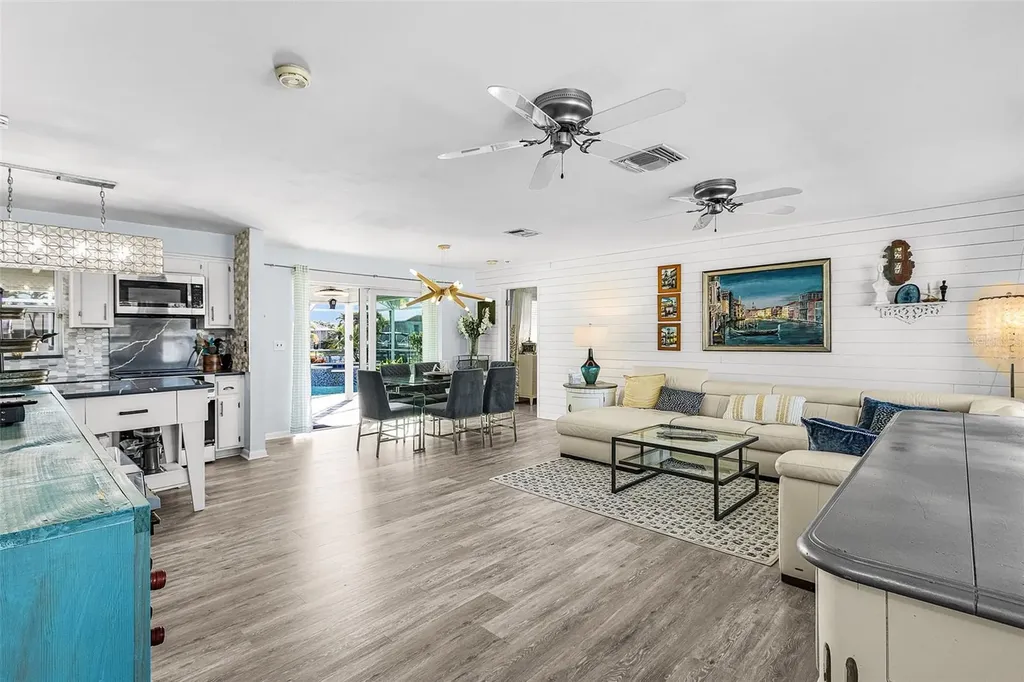 3005 SE 18th Avenue Cape Coral FL 33904