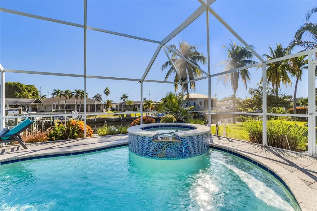 3005 SE 18th Avenue Cape Coral FL 33904