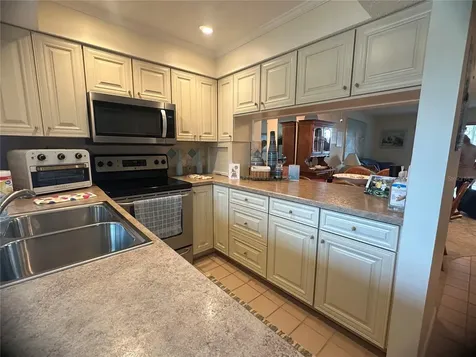 202 46th Avenue Terrace W Bradenton FL 34207