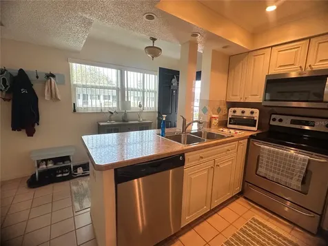 202 46th Avenue Terrace W Bradenton FL 34207