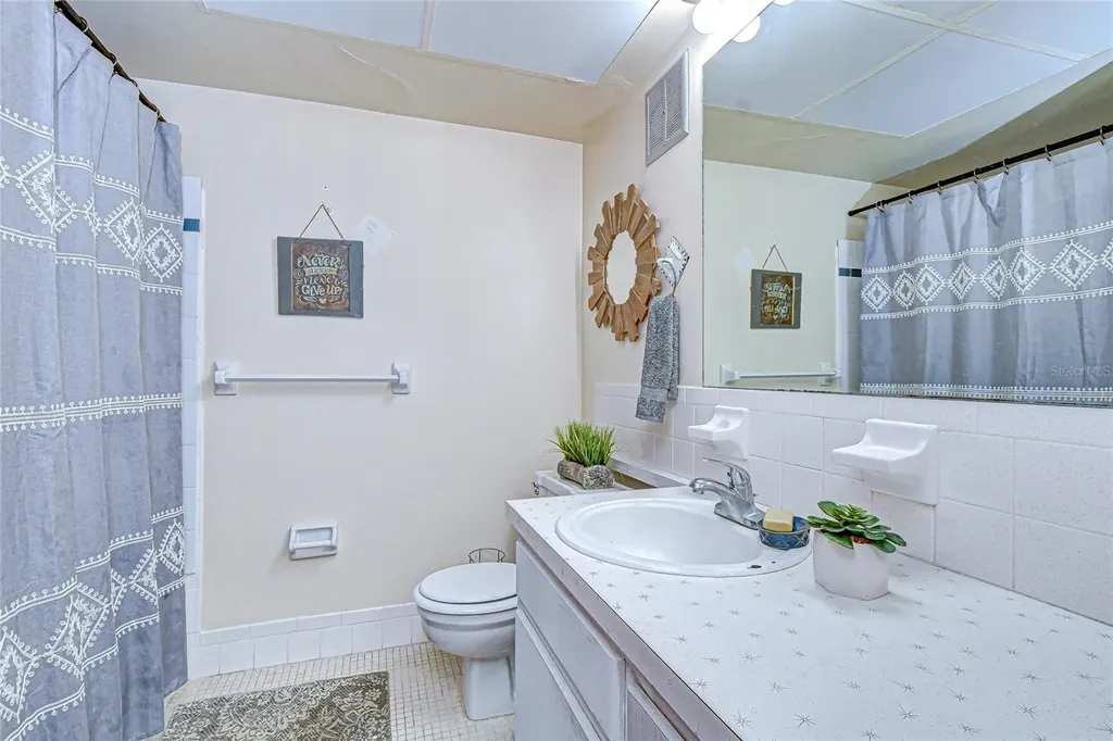 5150 10th Avenue N St Petersburg FL 33710