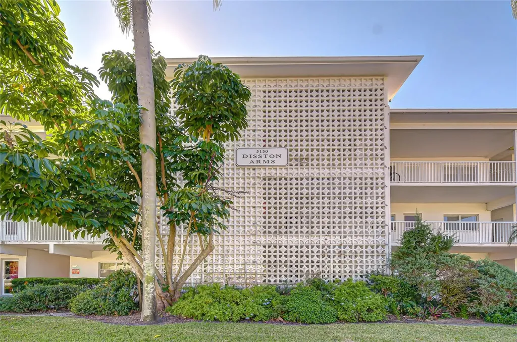 5150 10th Avenue N St Petersburg FL 33710