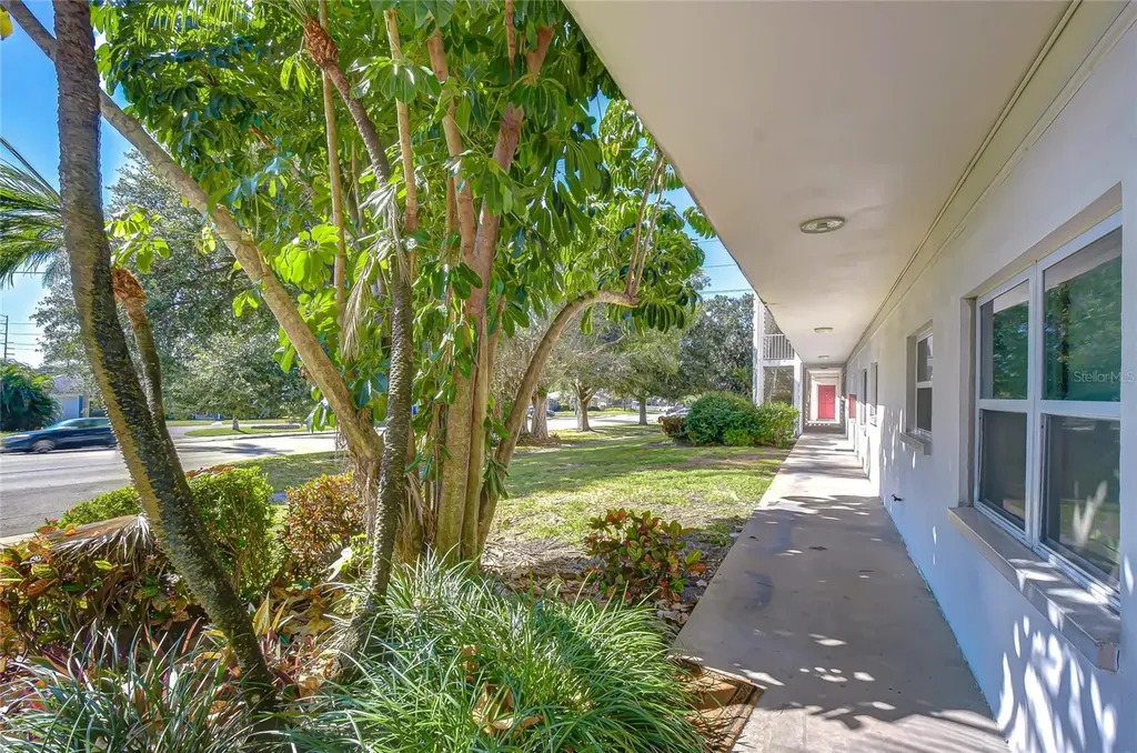 5150 10th Avenue N St Petersburg FL 33710