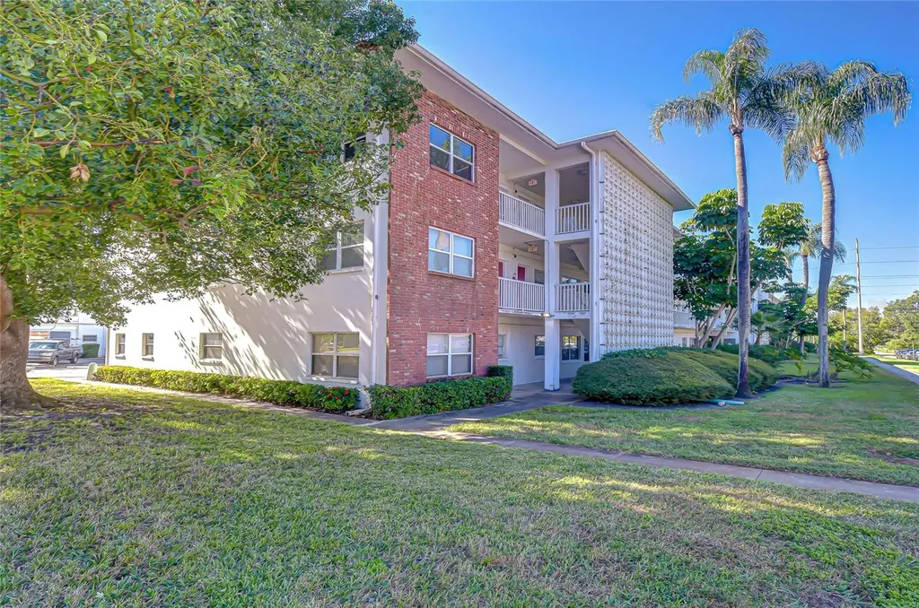 5150 10th Avenue N St Petersburg FL 33710